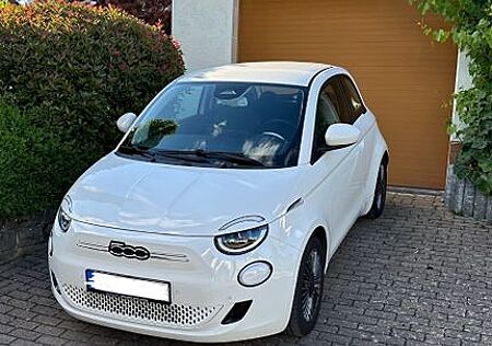 Fiat 500E "la Prima" Limousine 42 kWh La Prima