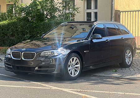 BMW 520d Touring Luxury Line Pano*El.Sitz*PDC*Navi