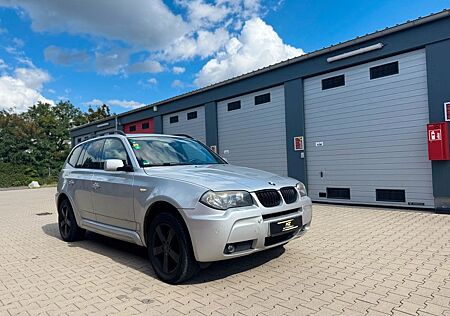 BMW X3 Baureihe 3.0d M-PAKET PANO/NAVI/LEDER/AHK