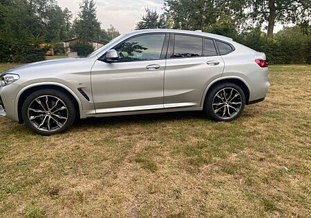 BMW X4 xDrive30i M Sport ,AHK,Navi,LEDE,20Zoll.