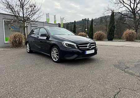 Mercedes-Benz A 200 Mercedes A-Klasse 2013 | TÜV & Bremsen neu | 8-f