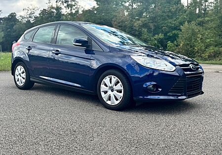 Ford Focus 1,6 Service Neu