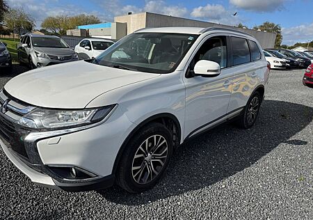 Mitsubishi Outlander 2.2 DI-D 4WD LKW paper but 5 seats