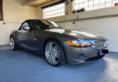 BMW Z4 3.0i - Top Zustand, Liebhaberauto, von privat
