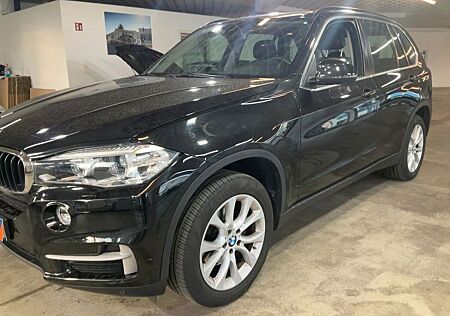 BMW X5 xDrive 25d +BI-XEN.+PANO+HUD+NAVI+LEDER+AHK+