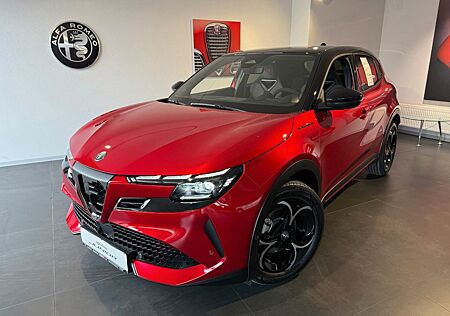 Alfa Romeo Junior Ibrida 107 kW (145PS) Speciale Sportsitze