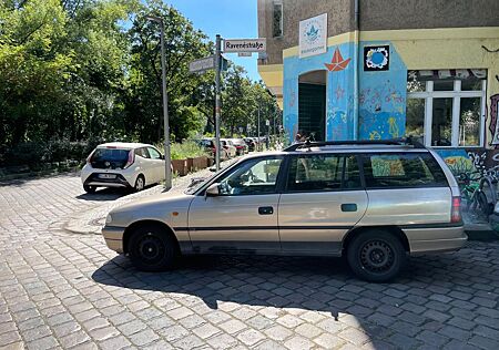 Opel Astra gebraucht kaufen Opel Astra Caravan von 1997