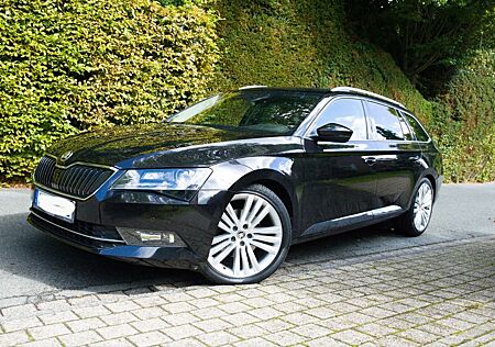 Skoda Superb 2.0 TDI 1. Hand AHK 8-Fach Leder