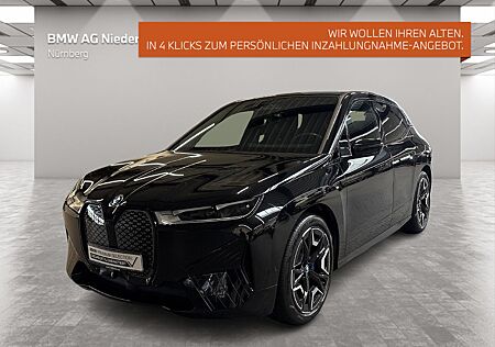 BMW iX xDrive40 Live Cockpit Professional / Parkassi