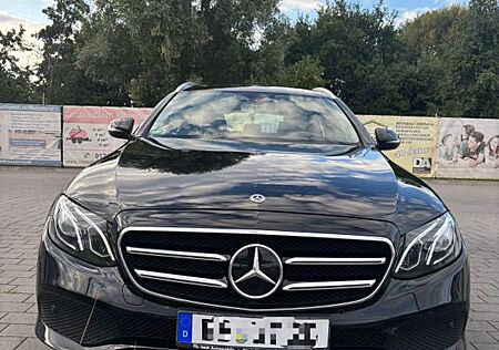 Mercedes-Benz E 220 d T*BURM.*R-CAM.*AMBI-L.*TOTW.*