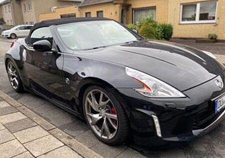 Nissan 370Z Roadster *Akrapovic* *BOSE* *Schalter*