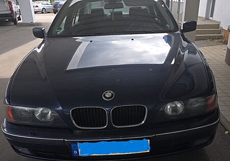 BMW 520i A -