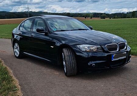 BMW 325i xDrive Autom. M-Paket*PANO*NAVI*XENON*PDC*