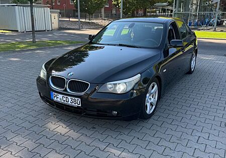 BMW 525i A -