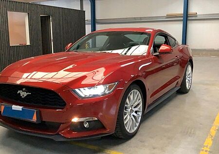 Ford Mustang 2.3 Fastback*1.Hand*EU-Modell*LED