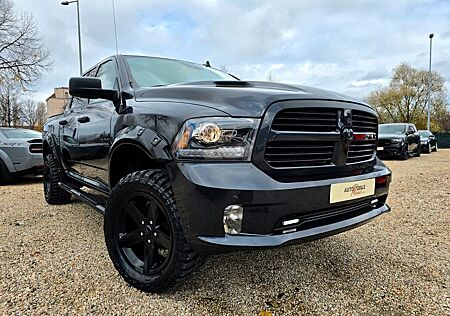 Dodge RAM 5.7 HEMI Offroad 4x4 / 2" Lift / Breit / LED