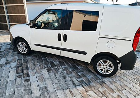 Opel Combo 1.3 AHK/2 Schiebetüren/AGR neu