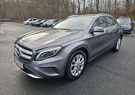 Mercedes-Benz GLA 250 4MATIC DCT Urban