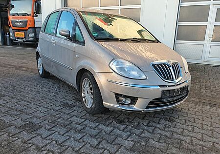 Lancia Musa Elefantino