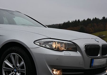 BMW 520d Scheckheftgepflegt Tüv 11/26 Leder Pano