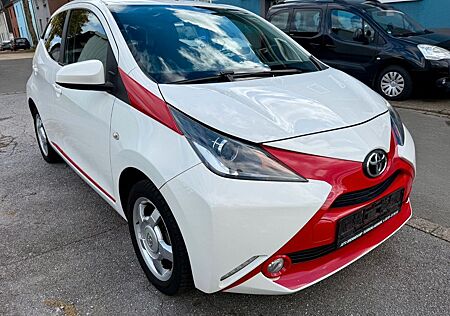 Toyota Aygo (X) gebraucht kaufen Toyota Aygo (X) Aygo (X) 1,0-l-VVT-i x-cite style selection ...