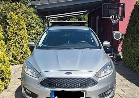Ford Focus 1,0 EcoBoost 92kW Business Edition Bus...