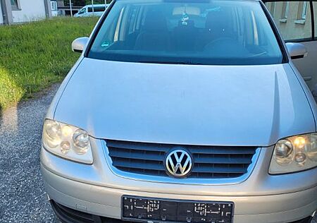 VW Touran Volkswagen 1.9 TDI 77kW DSG Highline Highline