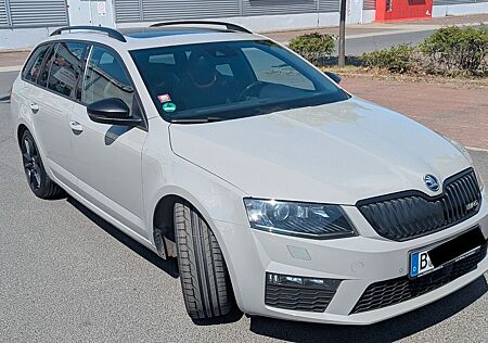 Skoda Octavia 2.0 TDI DSG RS Combi scheckheftgepflegt