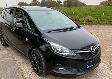 Opel Zafira Tourer C in Top Zustand mit opc Optik