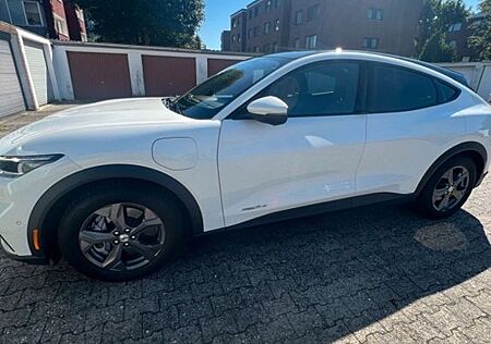 Ford Mustang Mach-E mit Garantie TÜV neu