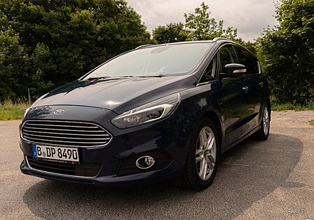 Ford S-Max Titanium /ACC/KAMERA/LED/SONY