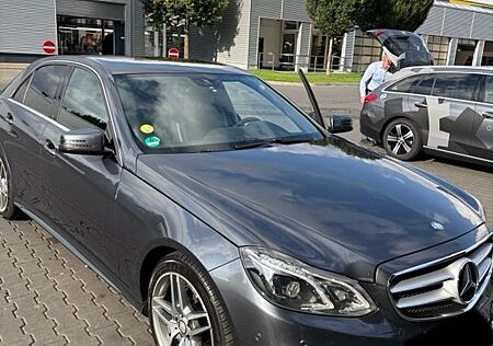 Mercedes-Benz E 220 BlueTEC 4MATIC AVANTGARDE Autom. AVANT...