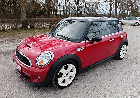 Mini Cooper S HU03/27*KLIMA*SPORTFEDERN*BI-XENON
