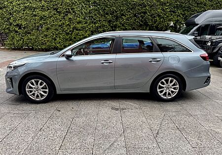 Kia Cee'd Sportswagon 1.6 CRDi Aut. Spirit *Navi*AHK