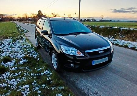 Ford Focus 1,6 Black Magic TÜV NEU