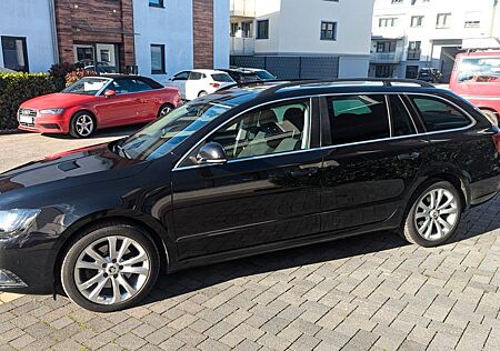 Skoda Superb Combi 2.0 TDI DSG Exclusive Combi AHK NAV