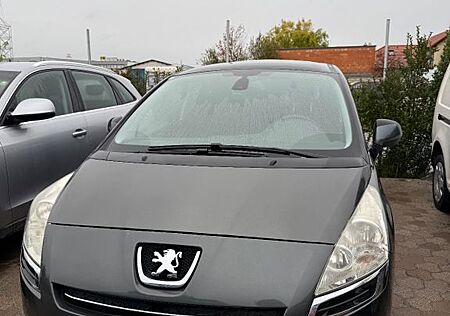 Peugeot 5008 1.6 Active HDi 115 Active