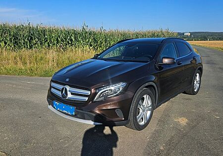 Mercedes-Benz GLA 200 CDI 4MATIC DCT -