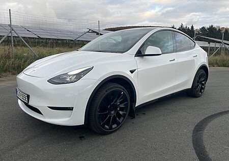 Tesla Model Y Long Range Dual AWD 20 Zoll
