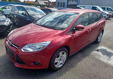 Ford Focus 1,0 ** Sync / Xenon ** mit Garantie
