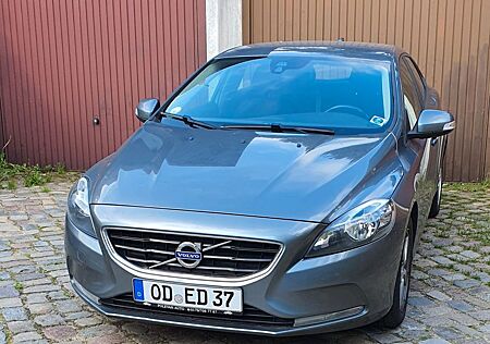 Volvo V40 D2 -
