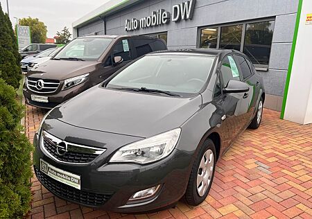 Opel Astra J Lim. 5-trg. Design Edition