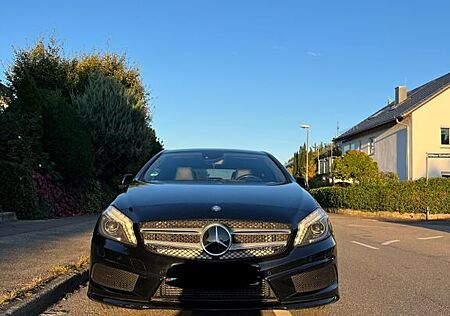 Mercedes-Benz A 180 AMG Line AMG Line