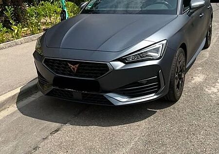 Cupra Leon 1.4 e-HYBRID 180kW DSG, TÜV neu
