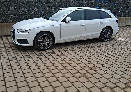Audi A4 40 TFSI S tronic Avant - QUATTRO