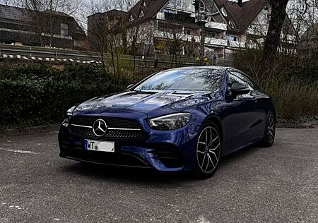 Mercedes-Benz E 220 E 220d Coupé 2020 | AMG Line | Burmester |