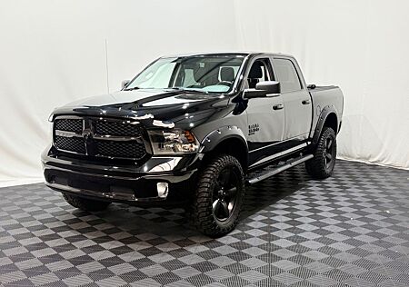 Dodge RAM 1500 Blackout Crew Cab 4x4