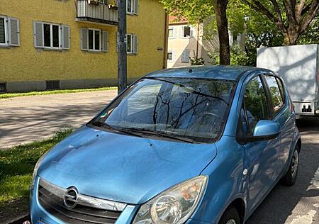 Opel Agila 1.2 -