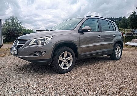 VW Tiguan Volkswagen 2.0 TSI 147kW 4MOTION Track & Field T...