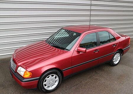 Mercedes-Benz C 180 CLASSIC original 17600 KM!!!